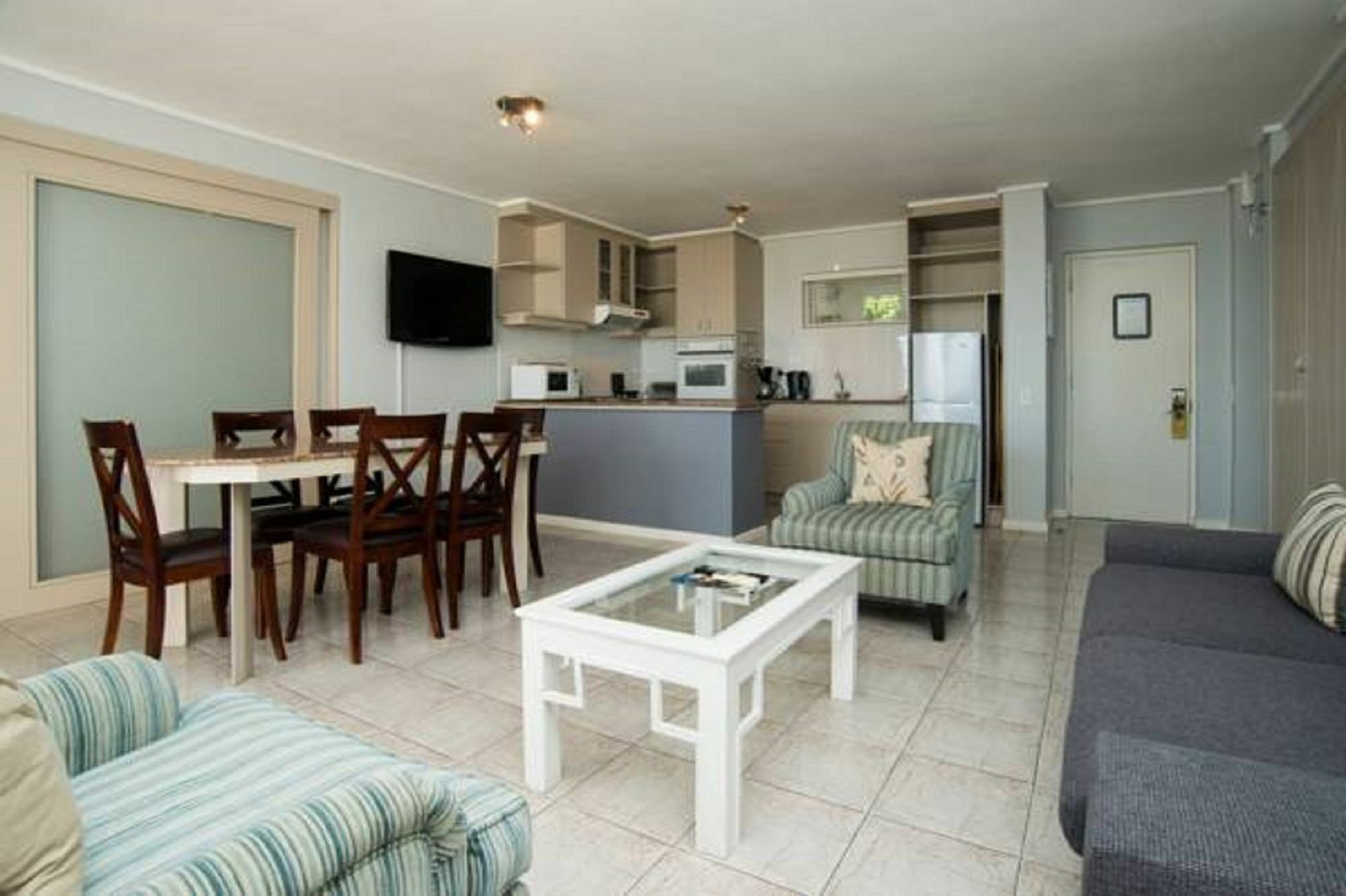 Place On The Bay Self-catering Apartment *